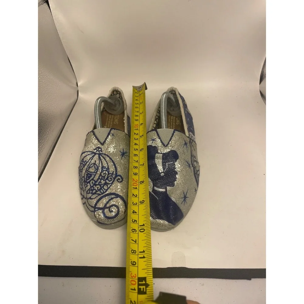 Toms Shoes Womens 7w Classic Hand Painted Cinderella Shoes